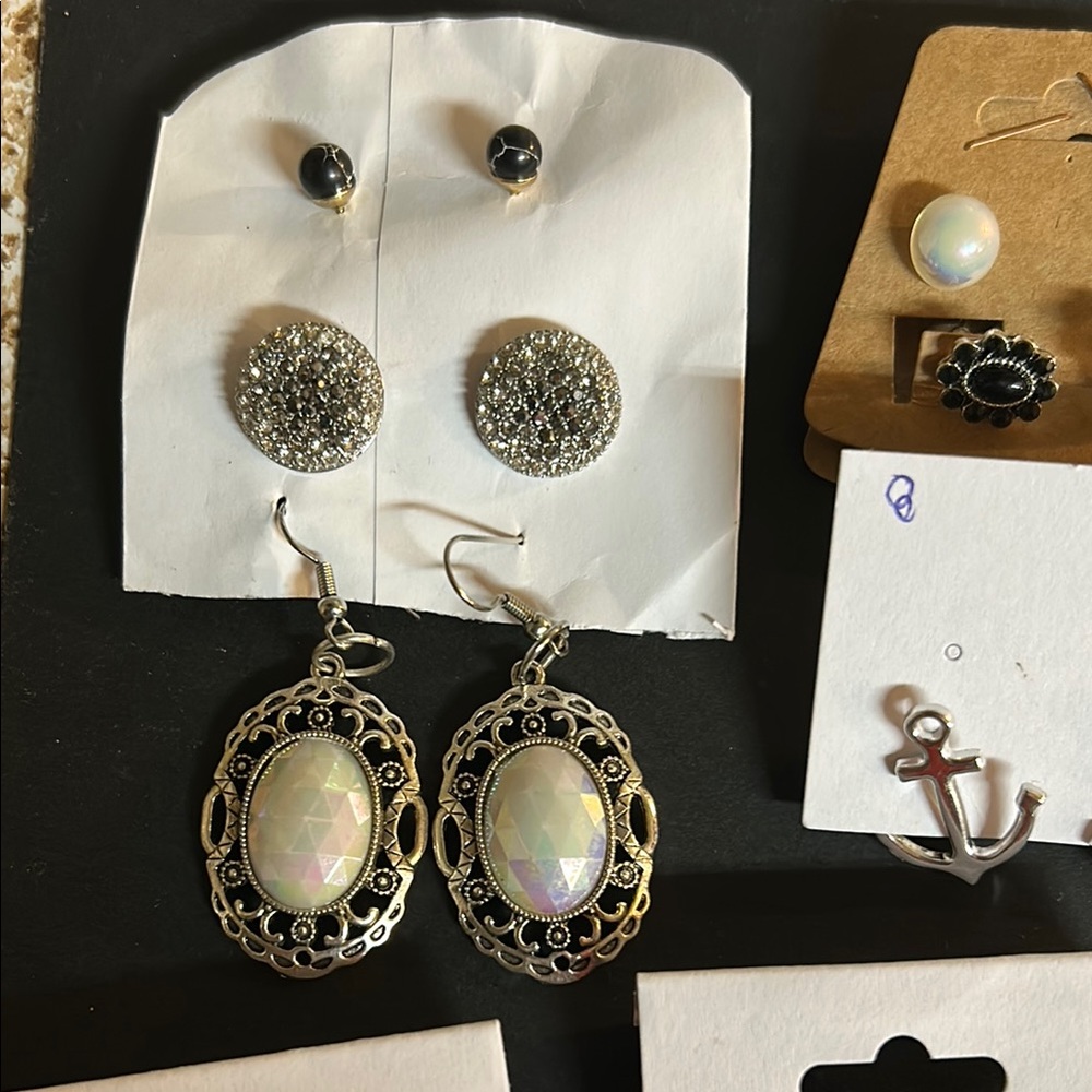 Earring Set - Picture 2 of 5